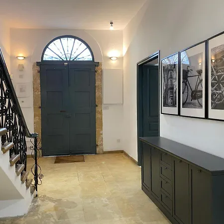 Phaedrus Living: Cozy Down Town House Aischylou בית נופש