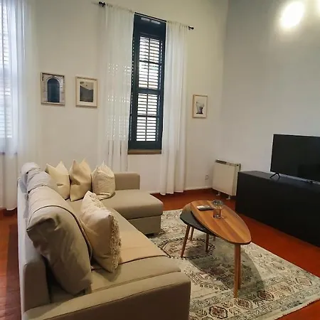 Phaedrus Living: Cozy Down Town House Aischylou * ניקוסיה
