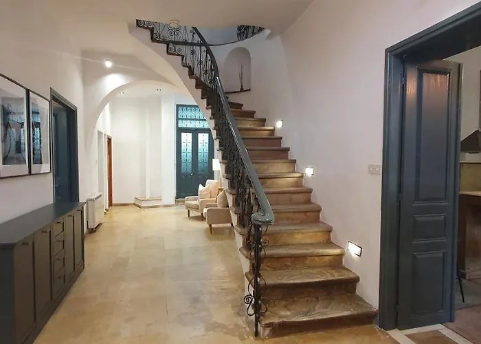 Phaedrus Living: Cozy Down Town House Aischylou 別荘 *