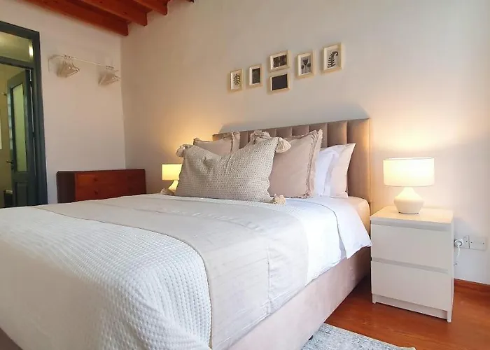 Phaedrus Living: Cozy Down Town House Aischylou 別荘